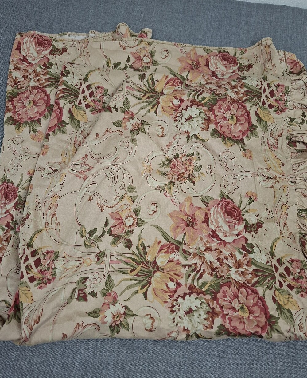 Ralph Lauren Guinevere King Size 100% Cotton Floral Ruffled Sheets.